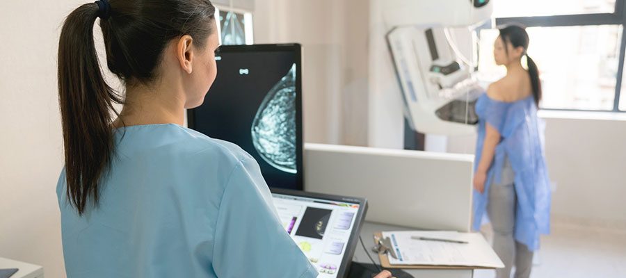 Executando triagem de mamografia